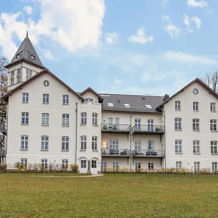 Jagdschloss Zu *