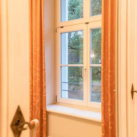 Jagdschloss Zu * Hohen Niendorf